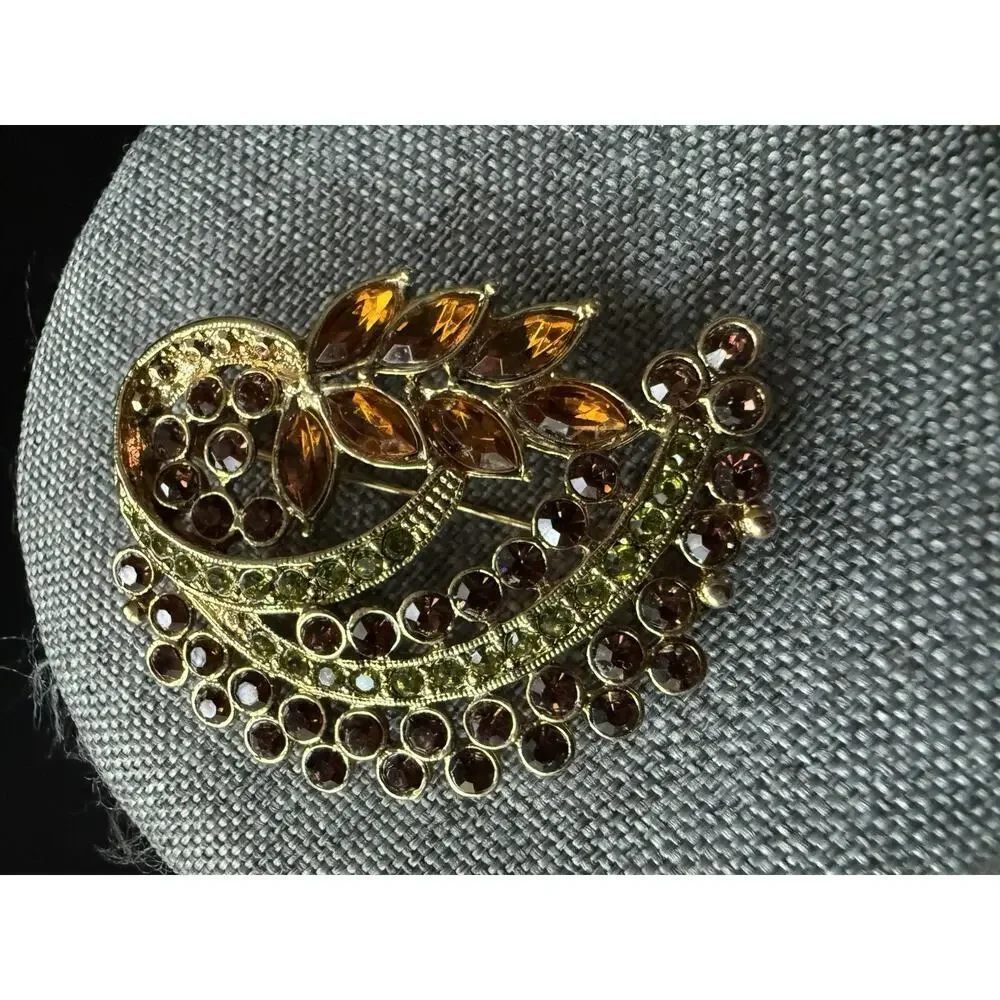 Vintage Rhinestone Paisley Brooch Gold Tone Amber Topaz Color Cocktail Artsy